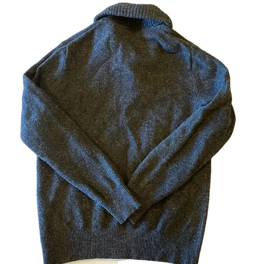 J.Crew Men’s Medium Gray 100% Lambs Wool Long Sleeve Sweater